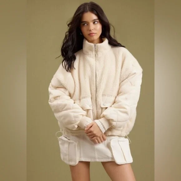 Forever 21 Reversible Faux Shearling Bomber Jacket | New without Tags - Picture 3 of 13